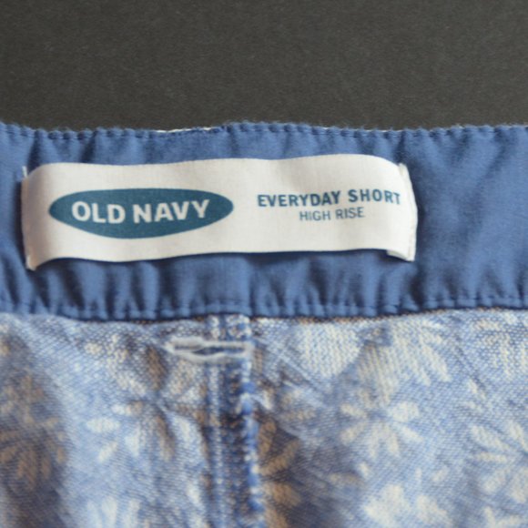 Shorts - Picture 5 of 6